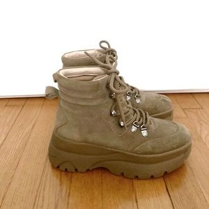 ZARA Platform Suede Husky Boots / Size 7 1/2 - 8